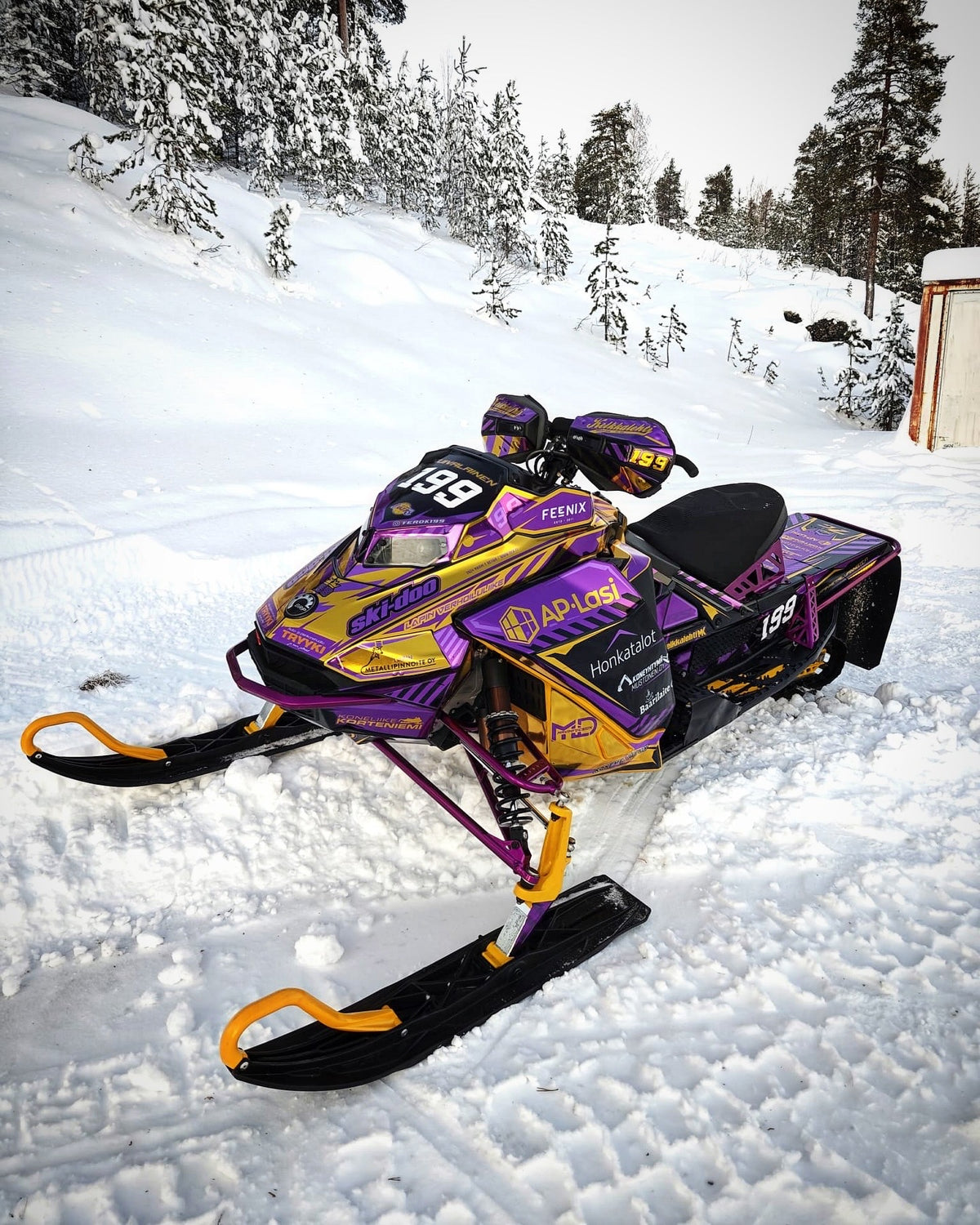 Custom-tarrat kelkkoihin